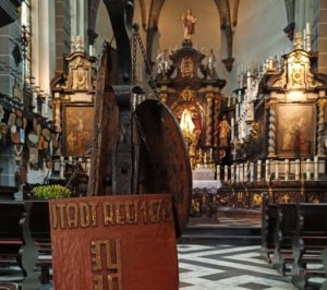 Die Teilnehmenden der Führungen erfahren viel Wissenswertes über die Kerzenkapelle